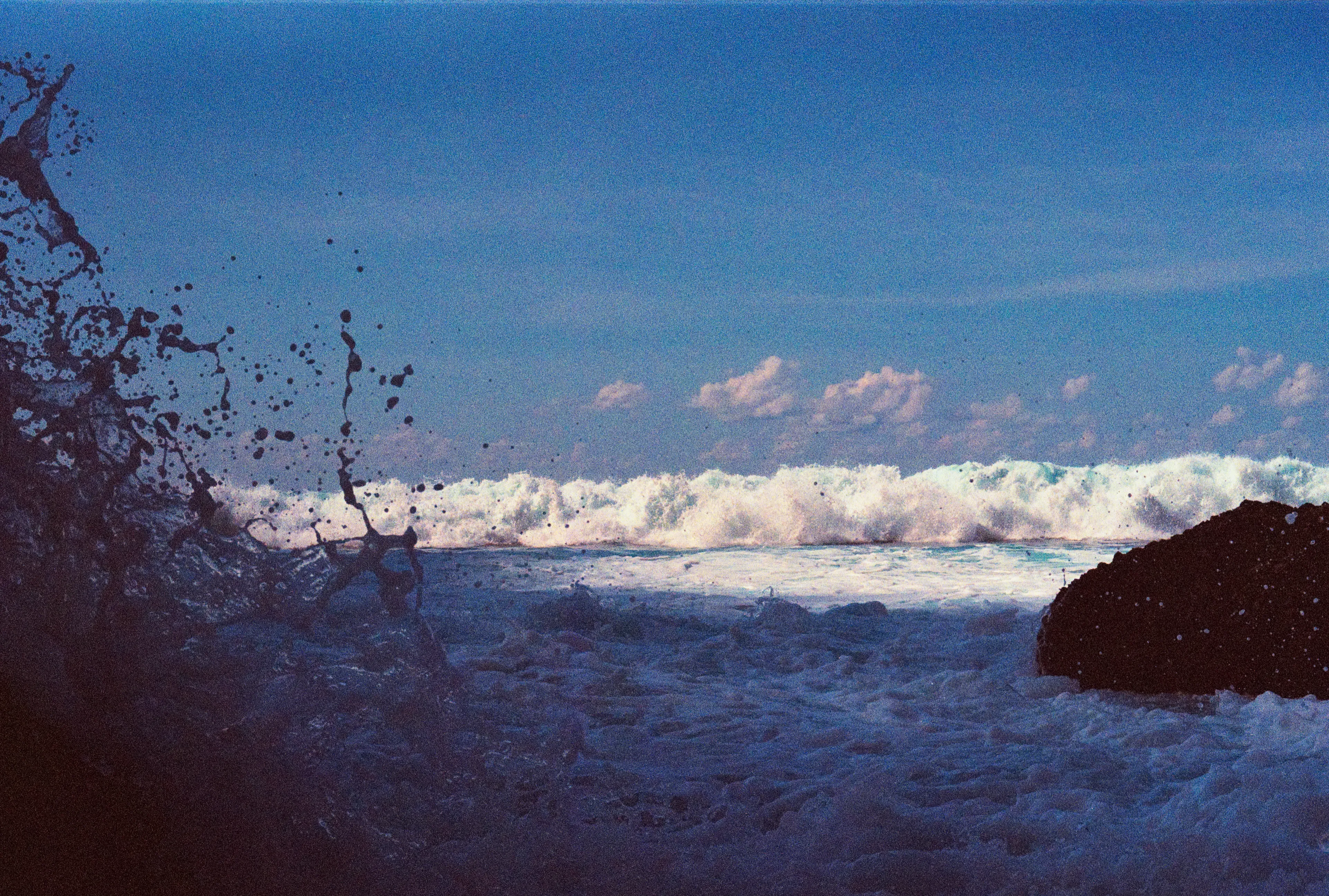 sea foam closeup tembeling